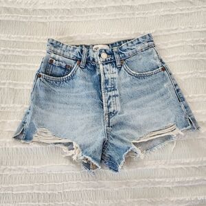 ZARA High Waisted Distressed Denim Cutoff Shorts sz 2 Raw Hem light wash Summer